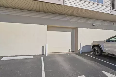 Exterior - 2235 Riverside Dr, Cincinnati, OH 45202 photo 6 of 12