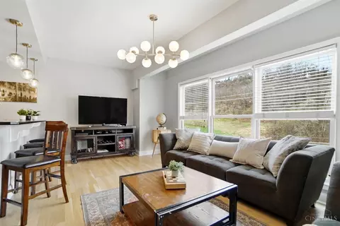 Living - 2235 Riverside Dr, Cincinnati, OH 45202 photo 2 of 2