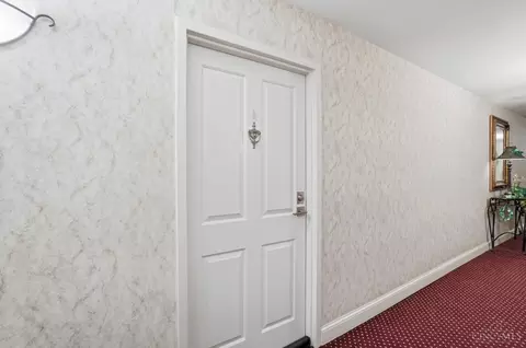 Entry Way - 2235 Riverside Dr, Cincinnati, OH 45202 photo 7 of 7