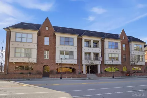 2235 Riverside Dr, Cincinnati, OH 45202