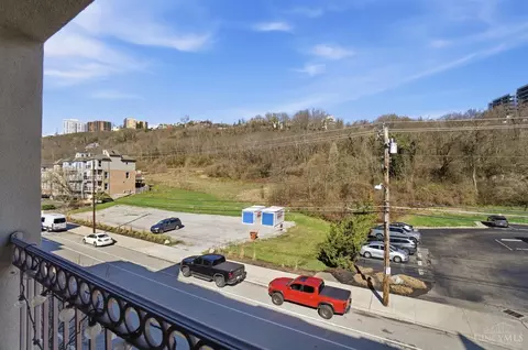 Exterior - 2235 Riverside Dr, Cincinnati, OH 45202 photo 2 of 12