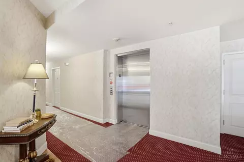 Entry Way - 2235 Riverside Dr, Cincinnati, OH 45202 photo 5 of 7