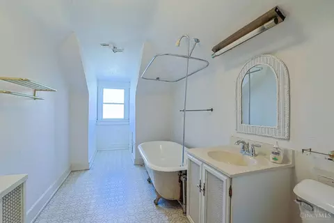 Bath - 2717 Johnstone Pl, Cincinnati, OH 45206 photo 4 of 4
