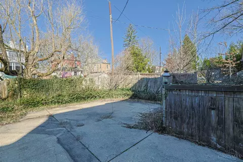 Exterior - 2717 Johnstone Pl, Cincinnati, OH 45206 photo 6 of 13