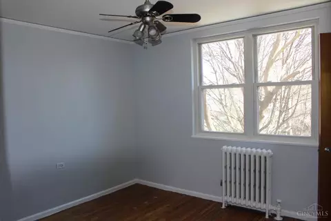 Bedroom - 5 Belknap Pl, Greenhills, OH 45218 photo 5 of 8