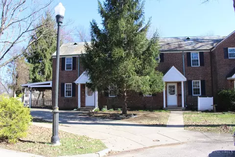 5 Belknap Pl, Greenhills, OH 45218