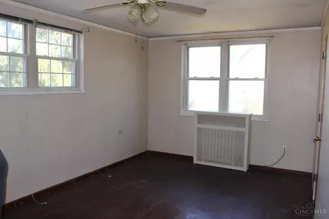 Bedroom - 5 Belknap Pl, Greenhills, OH 45218 photo 8 of 8