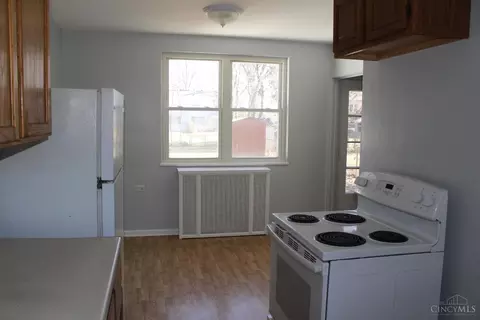 Kitchen - 5 Belknap Pl, Greenhills, OH 45218 photo 2 of 4