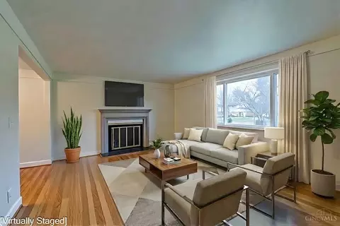 Living - 10108 Zig Zag Rd, Blue Ash, OH 45242 photo 1 of 2