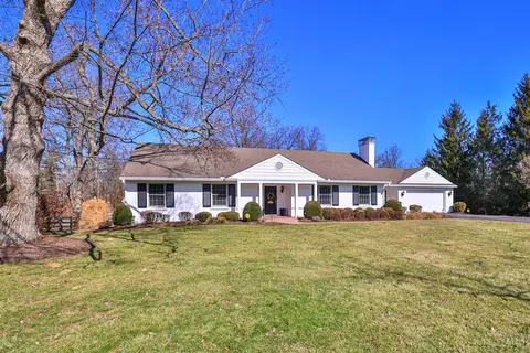 7708 Ahwenasa Ln, Cincinnati, OH 45243