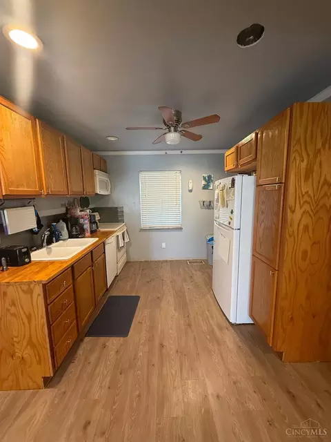 Kitchen - 3918 School Section Rd, Cheviot, OH 45211 photo 1 of 2