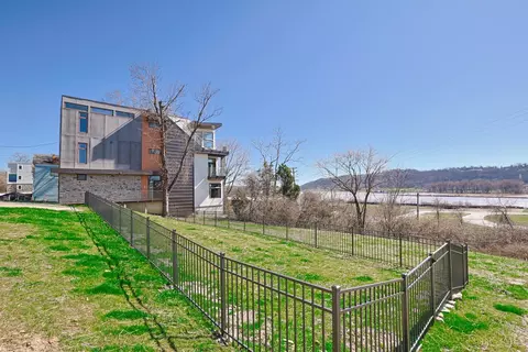 2828 Hoff Ave, Cincinnati, OH 45226