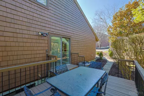 Exterior - 14 Spring Knoll Dr, Mariemont, OH 45227 photo 3 of 6