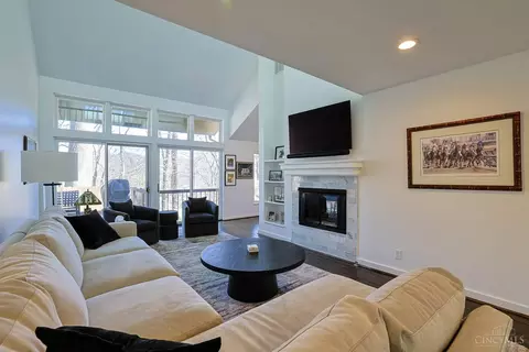 Living - 14 Spring Knoll Dr, Mariemont, OH 45227 photo 4 of 5