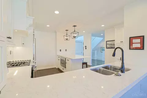 Kitchen - 14 Spring Knoll Dr, Mariemont, OH 45227 photo 4 of 4