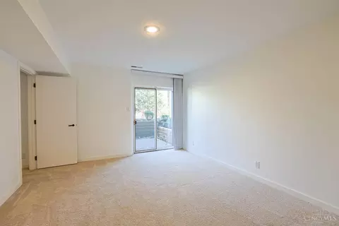 Bedroom - 14 Spring Knoll Dr, Mariemont, OH 45227 photo 3 of 4
