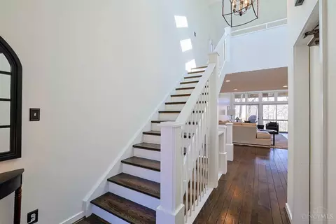 Entry Way - 14 Spring Knoll Dr, Mariemont, OH 45227 photo 2 of 2
