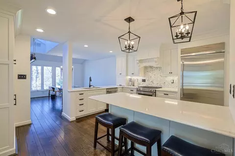 Kitchen - 14 Spring Knoll Dr, Mariemont, OH 45227 photo 3 of 4