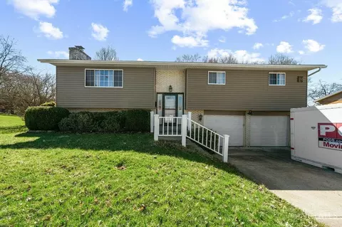 812 Victoria Dr, Franklin, OH 45005