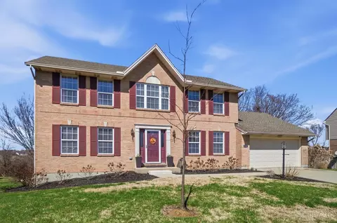 6927 Berry Blossom Ct, Hamilton, OH 45011