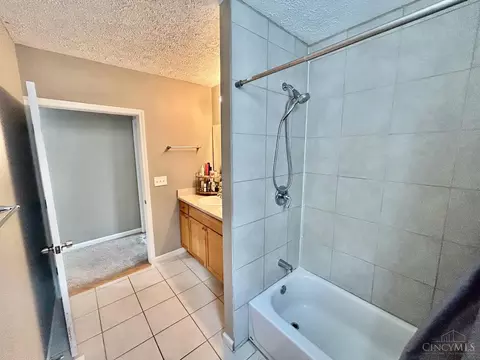 6001 Bramble Ave, Cincinnati, OH 45227 photo 39