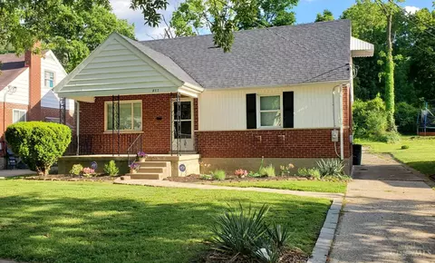 877 Oakfield Ave, Cincinnati, OH 45224