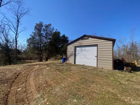 325 Old State Rd, Manchester, OH 45144
