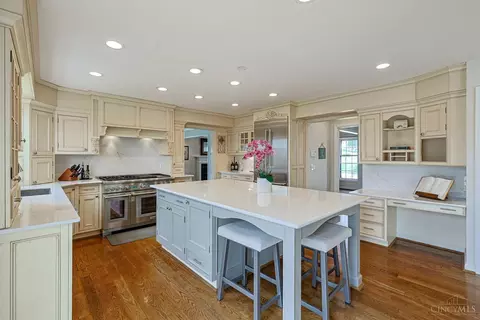 Kitchen - 8000 Blome Rd, Cincinnati, OH 45243 photo 2 of 7