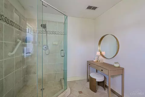 Bath - 8000 Blome Rd, Cincinnati, OH 45243 photo 4 of 6