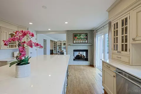Kitchen - 8000 Blome Rd, Cincinnati, OH 45243 photo 6 of 7