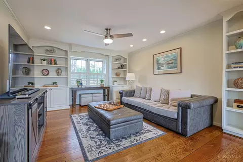 Living - 8000 Blome Rd, Cincinnati, OH 45243 photo 7 of 10