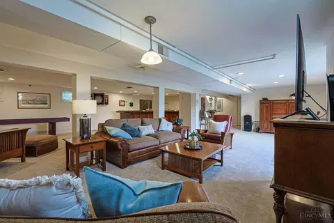 Living - 8000 Blome Rd, Cincinnati, OH 45243 photo 9 of 10
