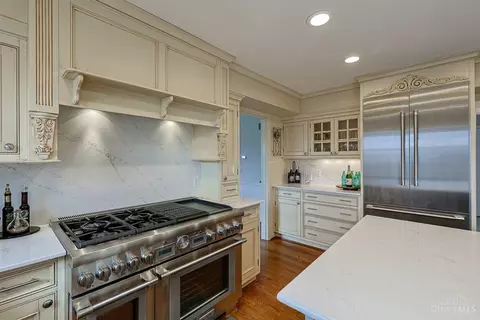 Kitchen - 8000 Blome Rd, Cincinnati, OH 45243 photo 4 of 7