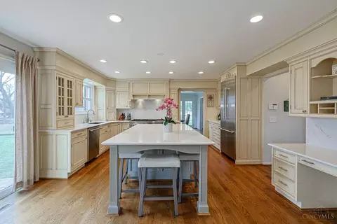 Kitchen - 8000 Blome Rd, Cincinnati, OH 45243 photo 5 of 7