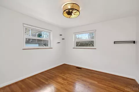 Bedroom - 2133 Ronaldson Ave, Cincinnati, OH 45230 photo 3 of 8