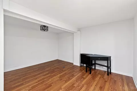 Living - 2133 Ronaldson Ave, Cincinnati, OH 45230 photo 7 of 10