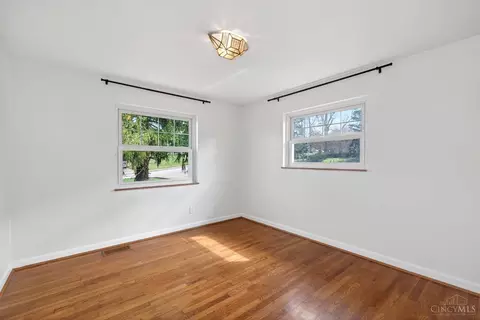 Bedroom - 2133 Ronaldson Ave, Cincinnati, OH 45230 photo 1 of 8