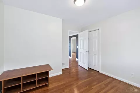 Bedroom - 2133 Ronaldson Ave, Cincinnati, OH 45230 photo 6 of 8