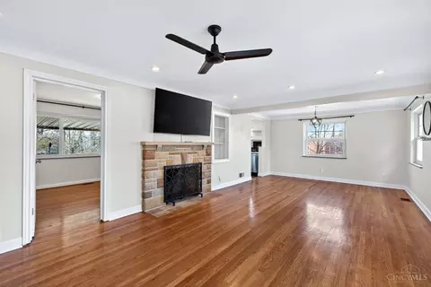 Living - 2133 Ronaldson Ave, Cincinnati, OH 45230 photo 3 of 10