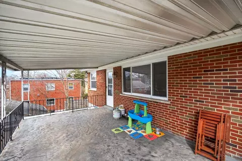 Exterior - 2133 Ronaldson Ave, Cincinnati, OH 45230 photo 6 of 12