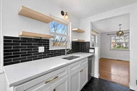 Kitchen - 2133 Ronaldson Ave, Cincinnati, OH 45230 photo 3 of 5