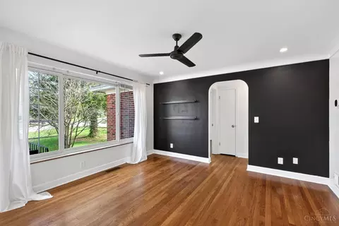 Living - 2133 Ronaldson Ave, Cincinnati, OH 45230 photo 2 of 10