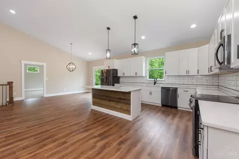 Kitchen - 419 Liming Farm Rd, Mount Orab, OH 45154 photo 2 of 4