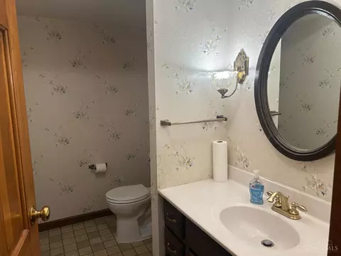 Bath - 1944 Creswell Dr, Cincinnati, OH 45240 photo 4 of 4