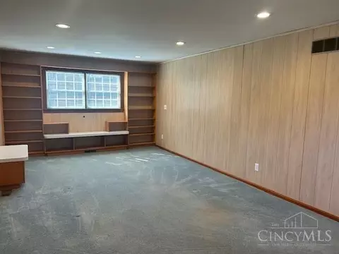 Living - 1944 Creswell Dr, Cincinnati, OH 45240 photo 2 of 5