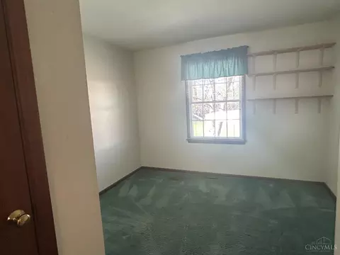 Bedroom - 1944 Creswell Dr, Cincinnati, OH 45240 photo 2 of 7