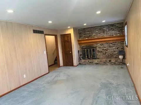 Living - 1944 Creswell Dr, Cincinnati, OH 45240 photo 3 of 5