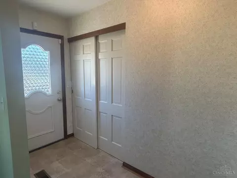 Entry Way - 1944 Creswell Dr, Cincinnati, OH 45240 photo 1 of 1