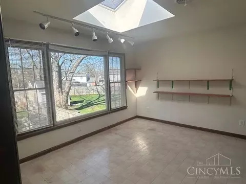 Living - 1944 Creswell Dr, Cincinnati, OH 45240 photo 4 of 5