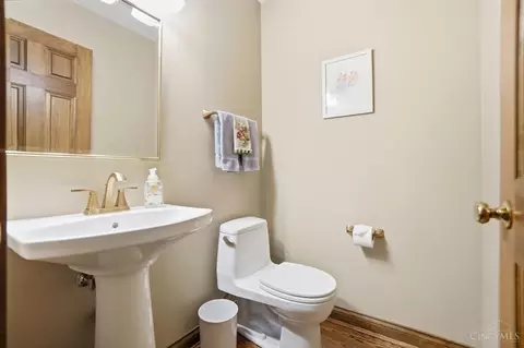 Bath - 3852 Deerpath Ln, Cincinnati, OH 45248 photo 1 of 7
